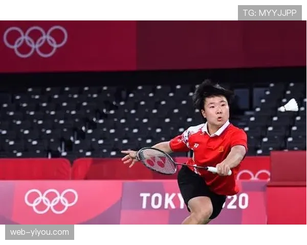 法国公开赛第二轮现场:何冰娇鏖战三局挽救赛点惊险晋级